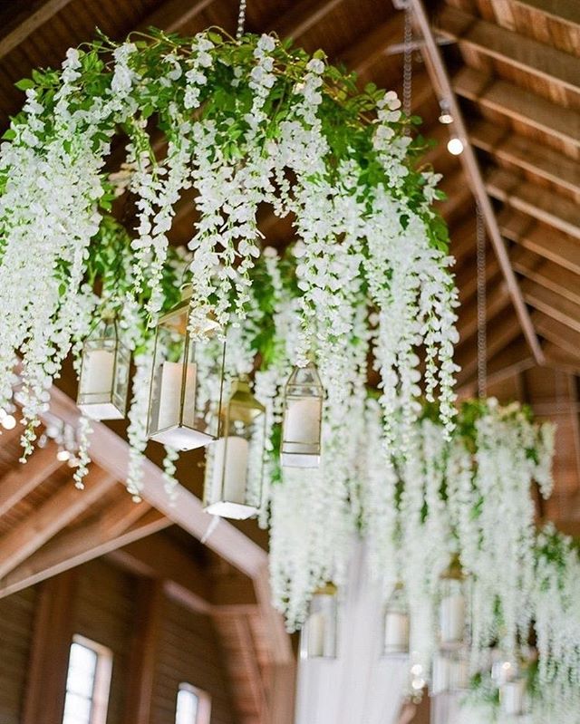 49 Spring 2020 Wedding Ideas – White flowers and green chandelier