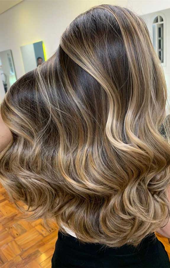 Best Fall Hair Color Ideas & Styles : Light Brown with Multishades of Blonde Highlights