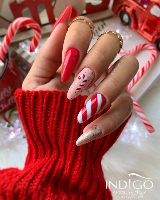 22 Christmas Nail Art and Holiday Nail Designs — Candy Cane Holiday Nails