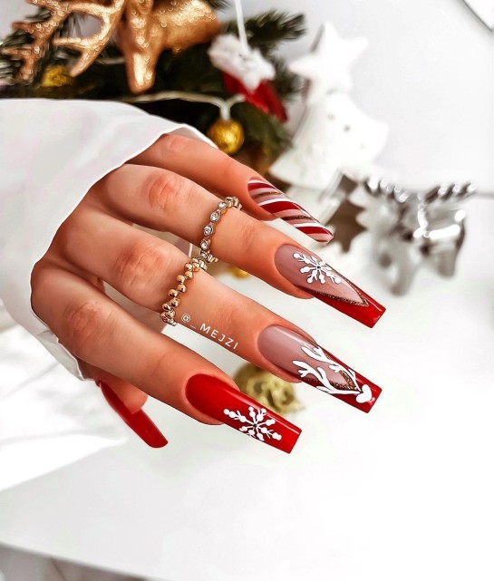 20+ Christmas & Holiday Nail Designs 2021 : Red Candy Cane, Snowflake & Reindeer Nails