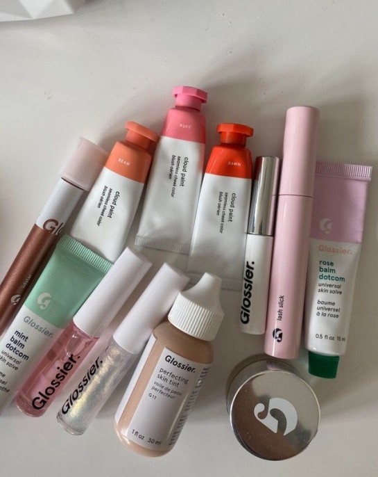 17 Aesthetic Makeup Products — Glossier Cloud Paint