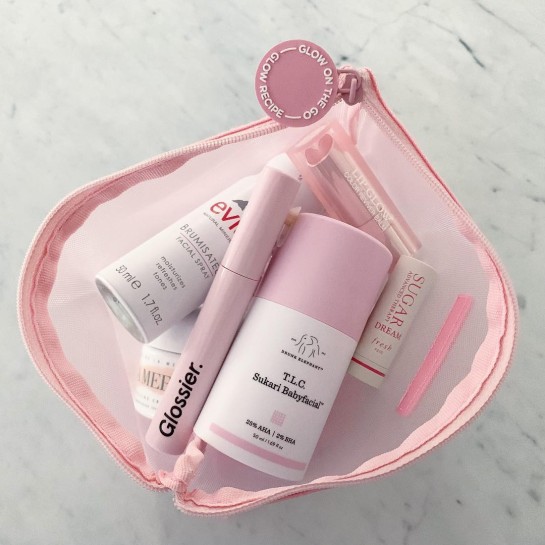 17 Aesthetic Makeup Products — Glossier Glow on the Go