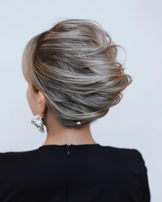 27 Elegant Wedding Hair Updos for 2022 — Relaxed French twist