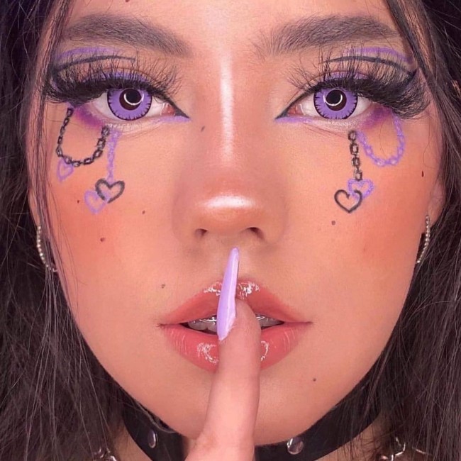 Makeup Ideas to Try in 2022 – Heart Chain Makeup Look