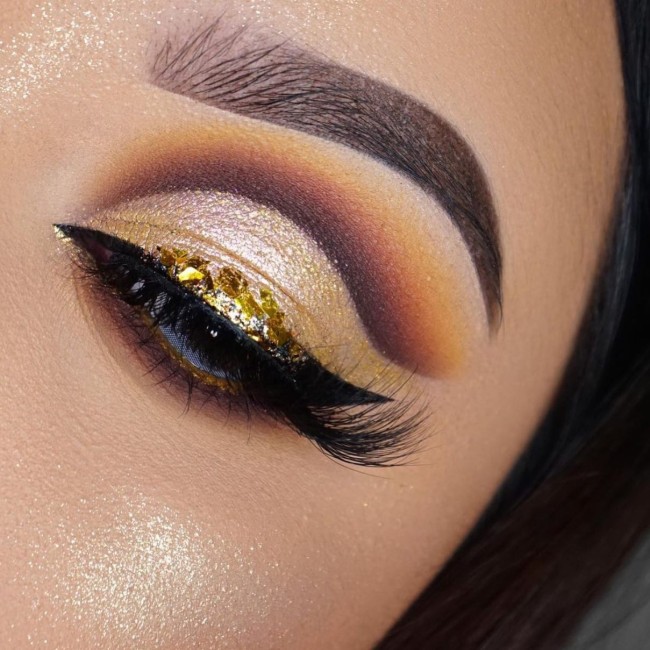 Makeup Ideas to Try in 2022 – Cut Crease & Gold Foil