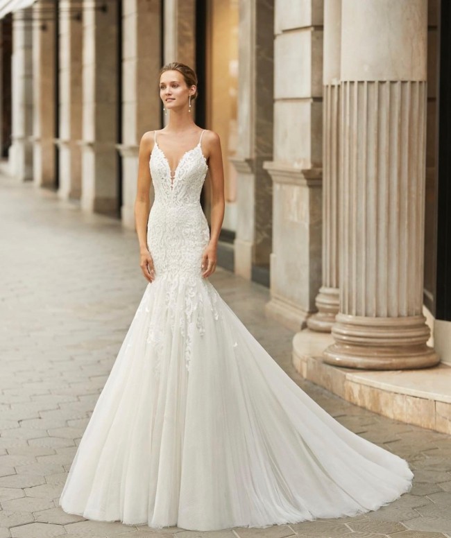 45 Fabulous Wedding Dresses in 2022 — Trumpet Dress Spaghetti Straps 