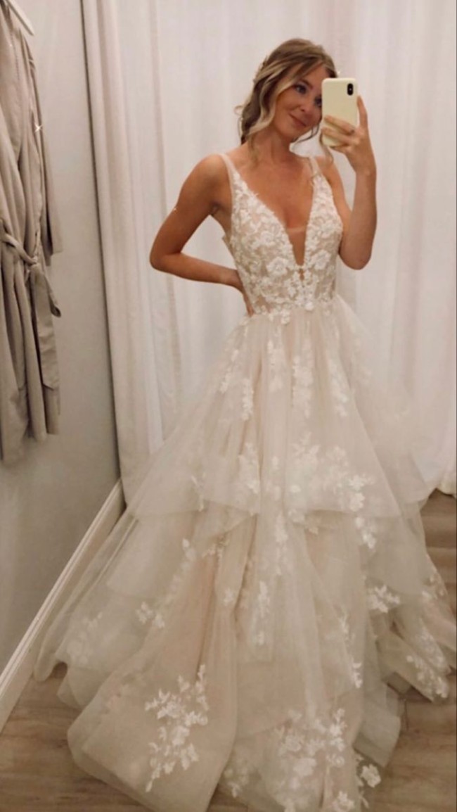 45 Fabulous Wedding Dresses in 2022 — Sleeveless layered Skirt