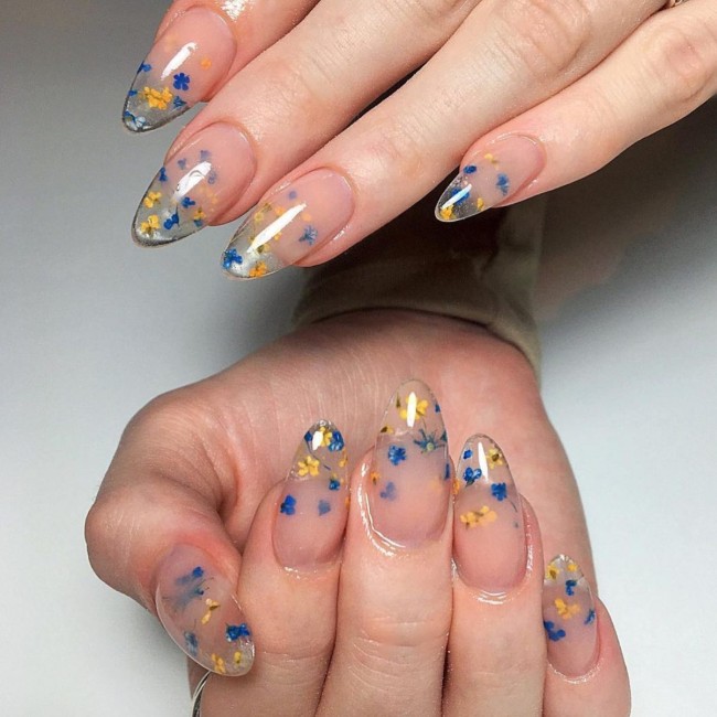 47 Cute Ways To Wear Flower Nail Art Designs — Ombre Tip Flower Nails