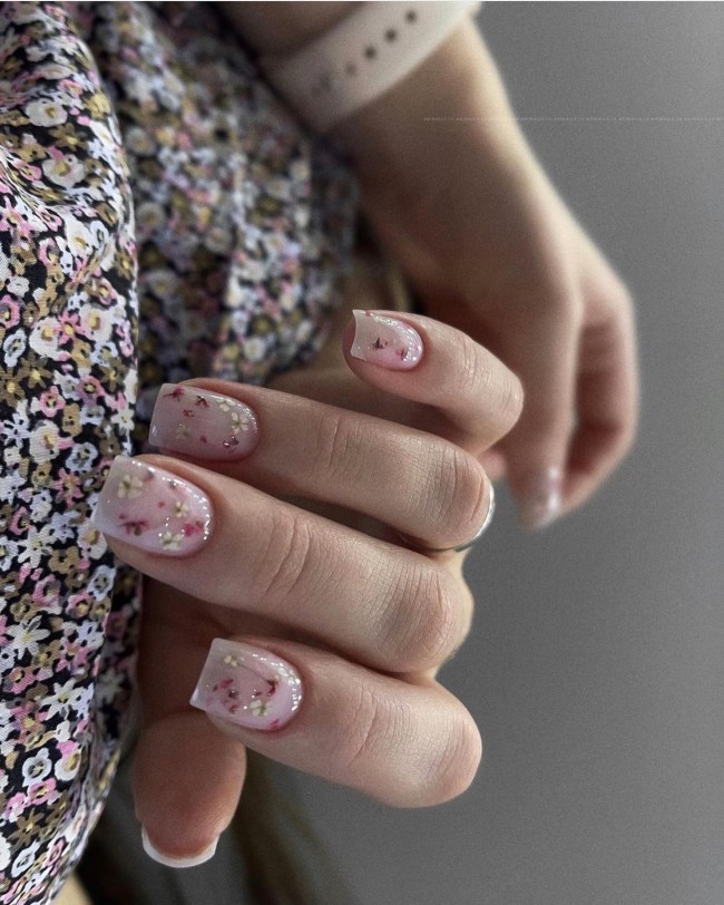 47 Cute Ways To Wear Flower Nail Art Designs — Short Nail Art with Flower Inside
