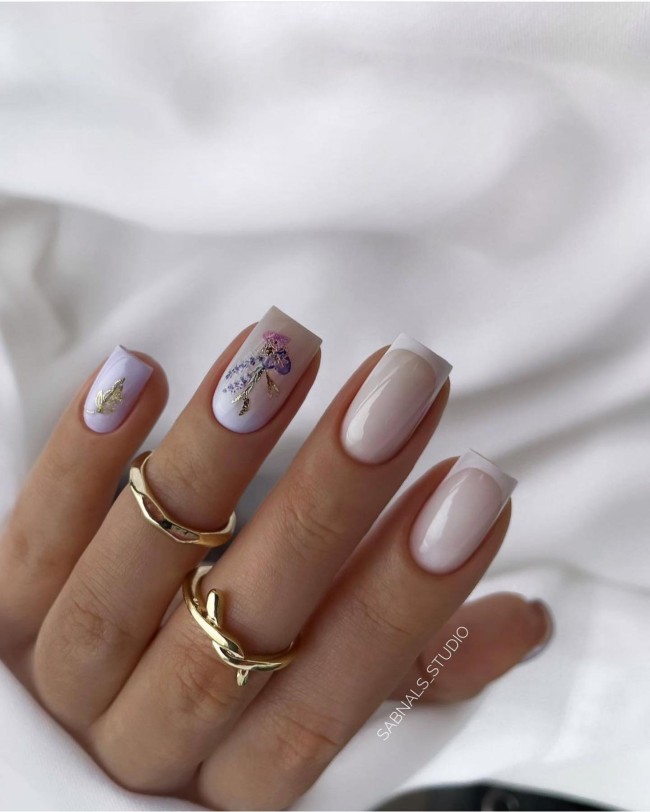 47 Cute Ways To Wear Flower Nail Art Designs — French Manicure with Flower