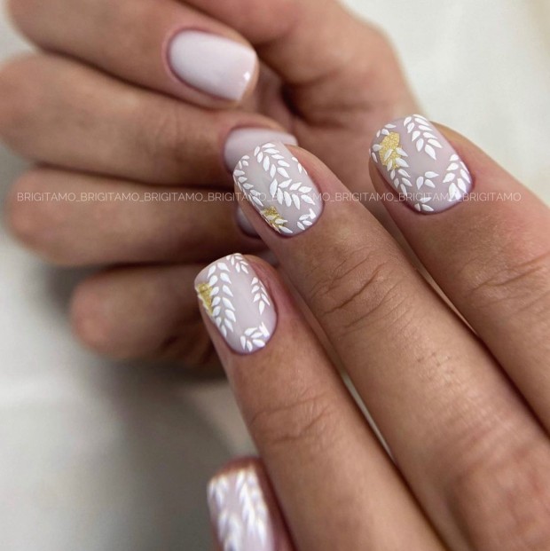 The 45 Best Spring Nail Art Designs — Gold Foil and White Leaves