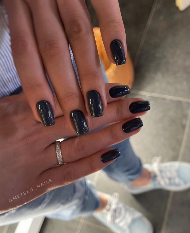 35 Black Nails That are Chic — Simple Black Nail Design