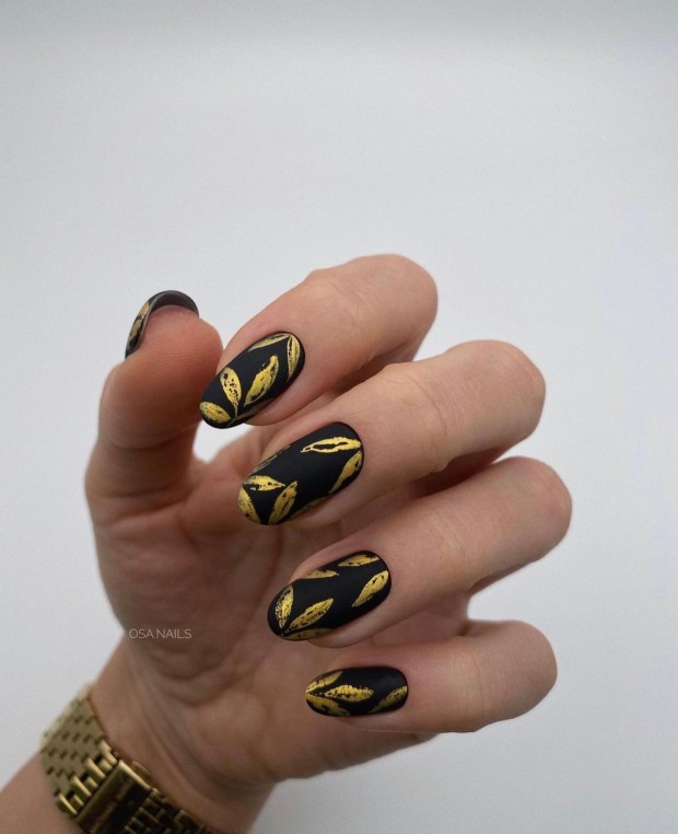 35 Black Nails That are Chic — Gold Leaf Black Nails