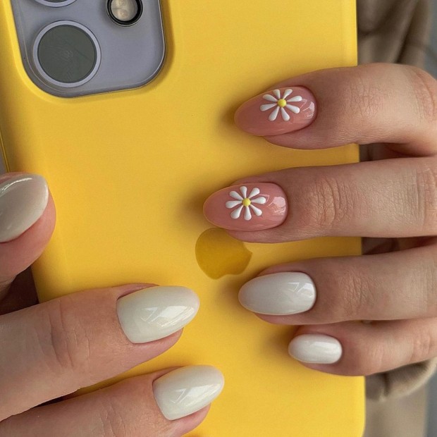 40+ Chic Nail Designs for Spring — Neutral Nails with Floral