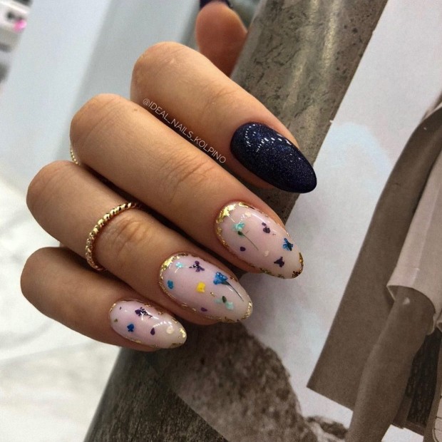 40+ Chic Nail Designs for Spring — Navy Blue & Floral Oval Nails