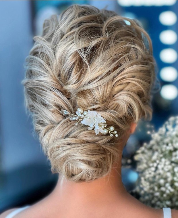 40 Romantic Wedding Updos 2022 — Messy Low Bun Hairstyle for Blonde