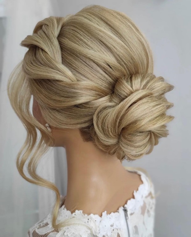 40 Romantic Wedding Updos 2022 — Side Twisted Low Updo