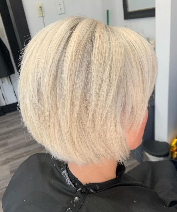 Layered Bob Haircuts 2022 — Vanilla Blonde Layered Bob