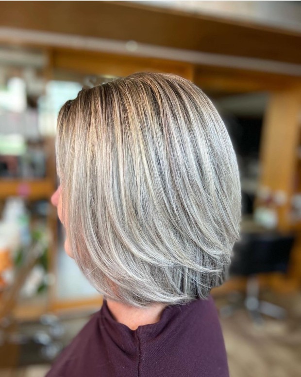 Layered Bob Haircuts 2022 — Blonde Layered Bob