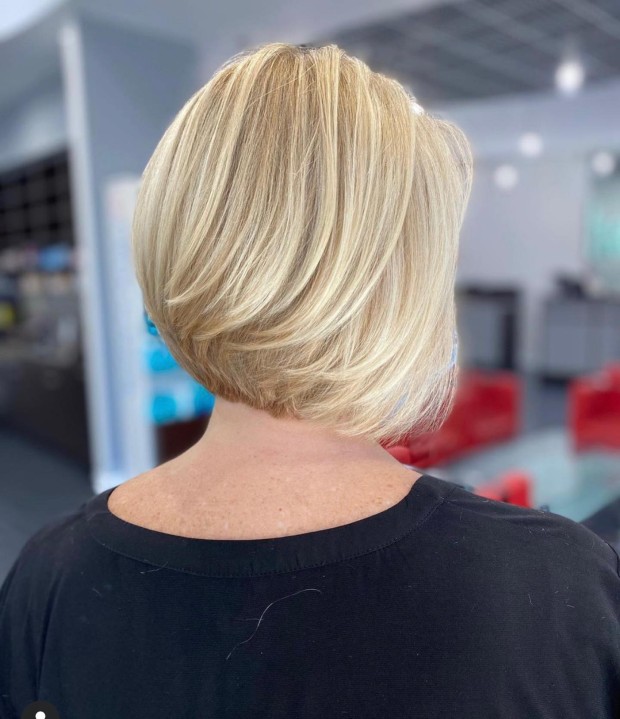 Layered Bob Haircuts 2022 — Beige Blonde Layers