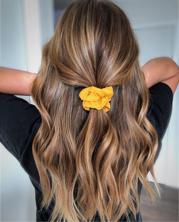 30 Caramel Balayage Ideas on Brown Hair — Wavy with Caramel