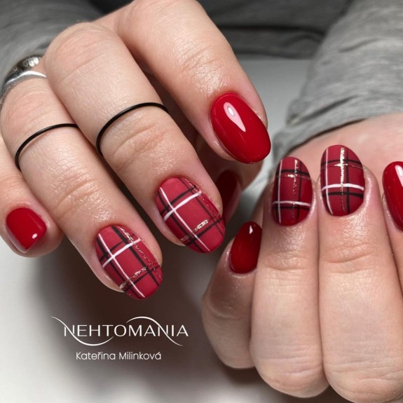 30 Red Christmas Nail Ideas in 2022 — Matte & Glossy Red Plaid Nails